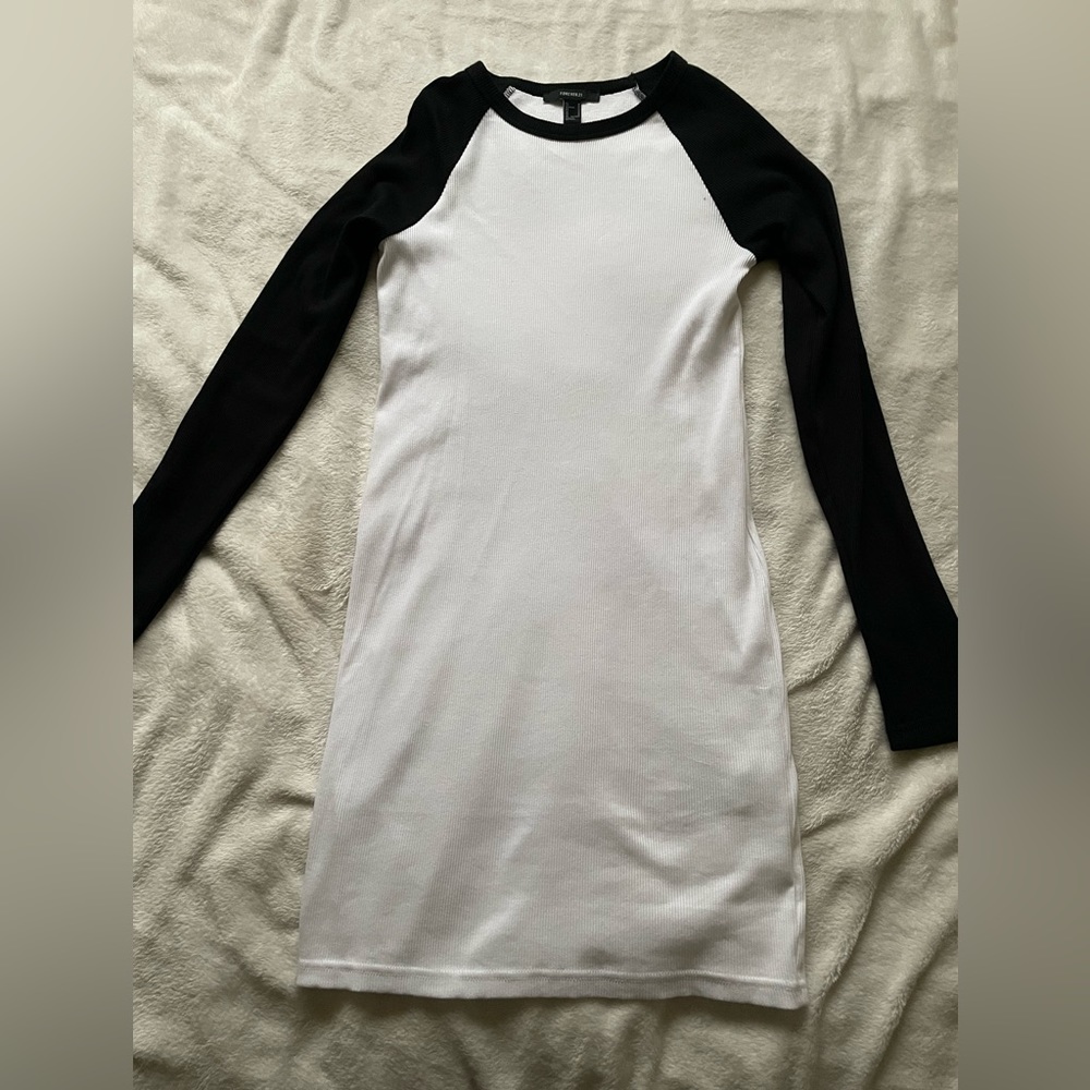 Forever 21 black and white dress size M